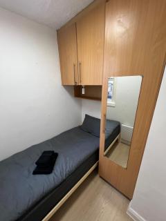 Cozy Renovated 3-Bed, City Walkable, Tram 3 min - 3