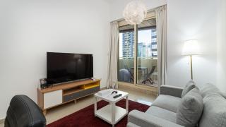 Cosy 1 Bedroom Marina Apartment - 6