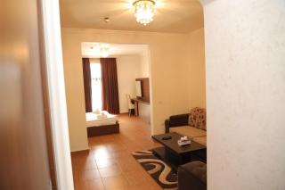 فندق الخيال الكبير - 9