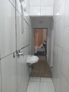 Top Crew Cottage Kempton Park - 6