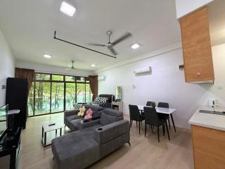 Mount Austin #Palazio A1 LowFloor 2Pax mart TV - 6