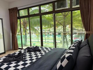 Mount Austin #Palazio A1 LowFloor 2Pax mart TV - 3