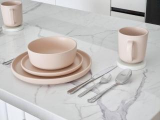 King Bed, Washer, Air Dry, Sauna, Gym & Pool Access, FAST Wi-Fi, Elegant Studio, Near Venice Grand Canal Mall, Walking Distance Britsh Embassy, 5 min drive to BGC, 10 min drive to Manila Airport NAIA 3 - 1