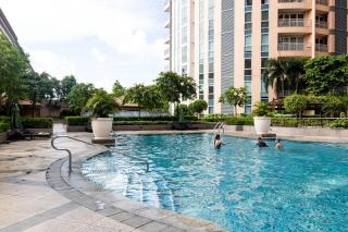 King Bed, Washer, Air Dry, Sauna, Gym & Pool Access, FAST Wi-Fi, Elegant Studio, Near Venice Grand Canal Mall, Walking Distance Britsh Embassy, 5 min drive to BGC, 10 min drive to Manila Airport NAIA 3 - 2