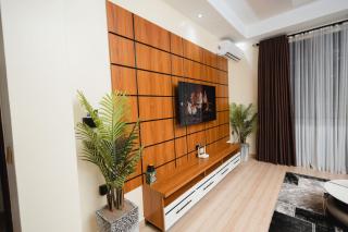 1 Bedroom Lakehouse with AC, Pool, Private Beach and Kids Park - 1