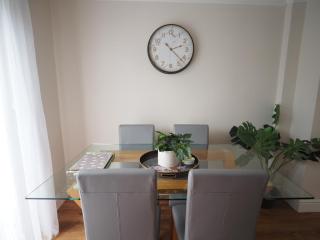 Two bd house with private parking - 4