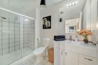 5 Guests Charming 1-Bedroom City Apt - Perfect Location - 1