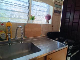 Best Location, borehole water, FREE WIFI, 5min to CBD, - 1