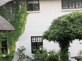 The Horseshoe Guesthouse - 6