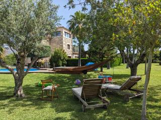 Family-friendly finca with picturesque garden - 5