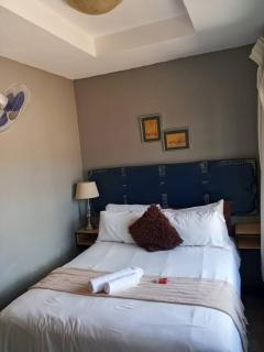 Dunduzu Village Lodge - 9