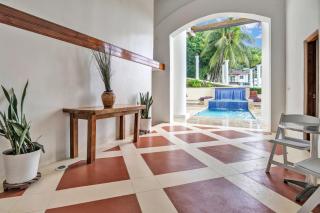 Sea Vue Luxury Vacation Condominiums - 4