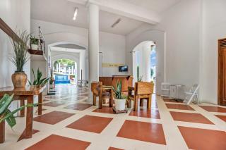 Sea Vue Luxury Vacation Condominiums - 1