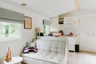 The Red Shutter Cottage - 9