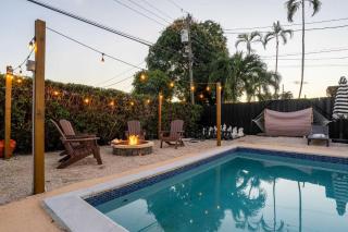 Hollywood Heated Pool Mini Golf Unique VR Room - 8