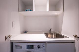 Next to Station Family & Friend Free Parking - Sydney - 4