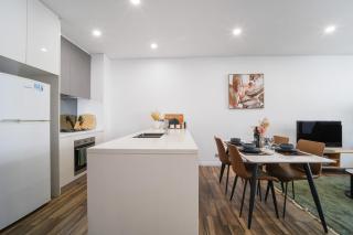 Resort-Style 2BR Escape Pool, Gym, Sauna, Parking - 3