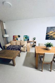 Bright Modern Apart Mountain View, 5 Min to Beach - 6