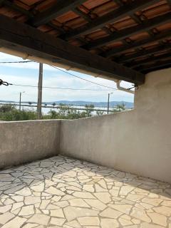 The family by the sea - 5