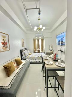 Skyline Serenity Staycation in Quezon City - Manila - 0