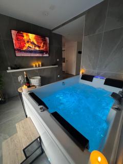 L Odyssee des Sens Jacuzzi Privatif - 8