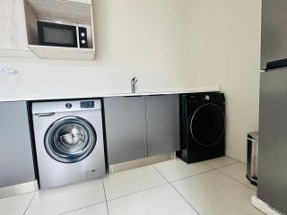 High End 93 On New Stay - 5