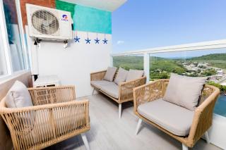 Ocean view condo with pool & fits 3 - 9