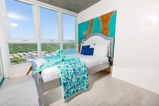 Ocean view condo with pool & fits 3 - 5