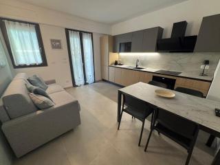 Palms Beach Pesaro Residence - 9