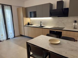 Palms Beach Pesaro Residence - 3