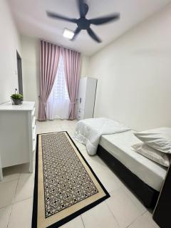 Voila PD Homestay - 3