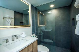 Charming Sanibel condo Easy walk to the beach Colony Inn 02 - 6