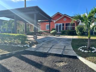 Villa in Hartland Estates, Priory Ocho Rios JA - 8