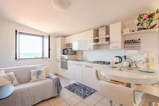 Lovely Flat with See View - 4