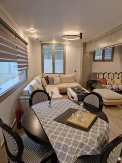 Cozy and bright apartment with private yard - 5