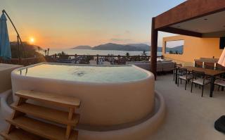 Penthouse private pool 1 block from beach 3 bedroom - 0