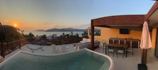 Penthouse private pool 1 block from beach 3 bedroom - 2