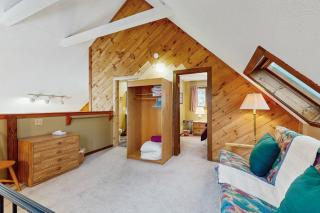 Snowy Day Chalet - 2