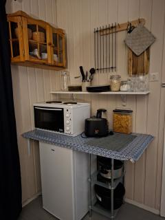 Peaceful farmroom with free sauna, wifi, parking and northern light - 9