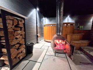 Moorsticks House - Sleeps 12 & 2 Hot Tubs Included - 6