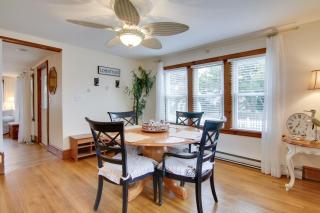 Chincoteague Charm Escape with Bikes and Yard Games! - 3