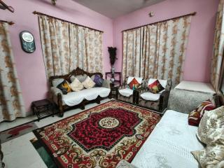 Entire Private Duplex 4 Bedroom Home - 8