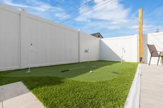 Madeira Beach Family & Pet Friendly Luxury Getaway - 9