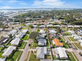 Madeira Beach Family & Pet Friendly Luxury Getaway - 2