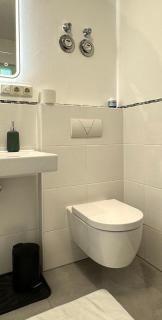 DUHA HOMES - 1 Zimmer Apartment, Küche, Self-Check-in, Stellplatz - 3