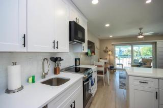 Relax & Unwind 1BR Near Beach Colony Inn 41 - 1