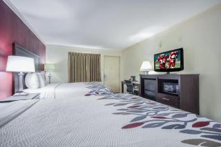 Red Roof Inn Forrest City - 2