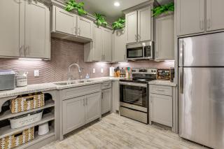 3 Mi to Downtown Edinburg Quiet Condo with Patio - 7