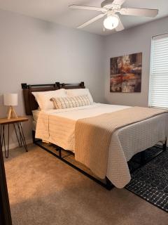 Chic City Apartment with parking Canal View RoofDeck - 7