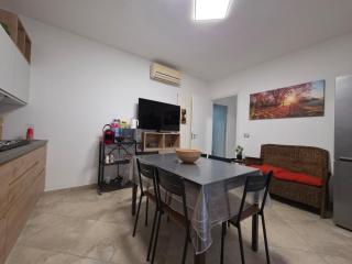 APT-Large Private Terrace - Sleeps 6 - Close to Bari Airport - Spacious and Relaxing-DDN House - 1